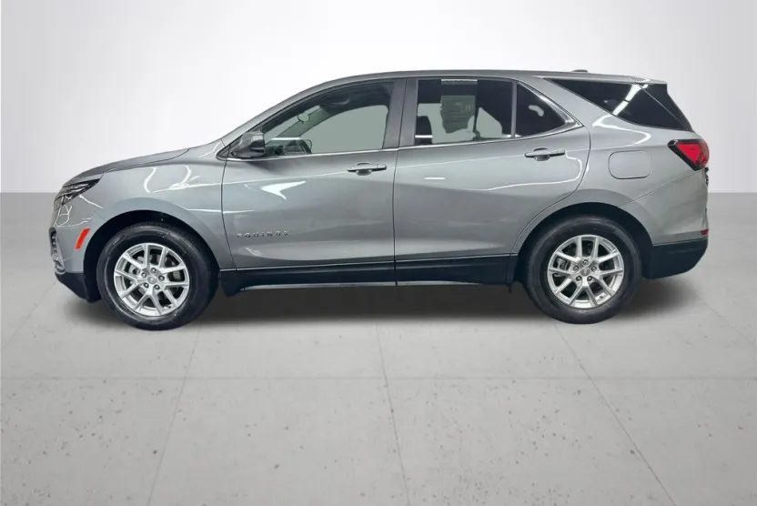2024 Chevrolet Equinox LT photo 1