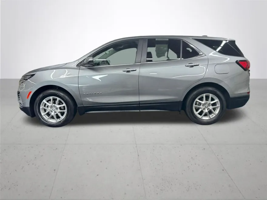 2024 Chevrolet Equinox LT photo 1
