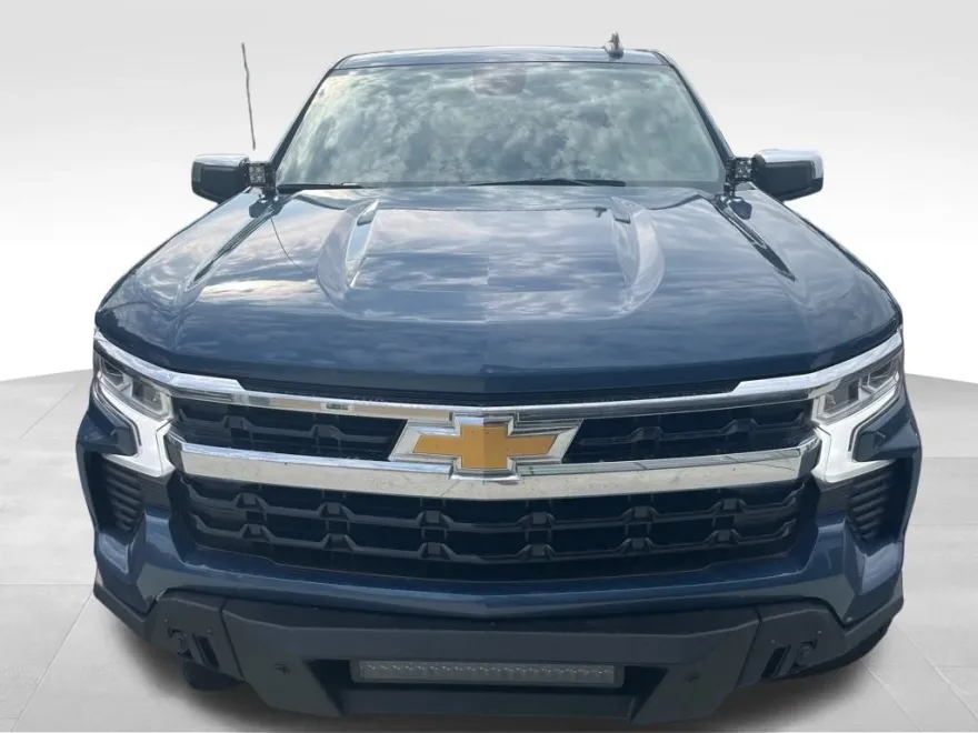 2024 Chevrolet Silverado 1500 LT photo 1