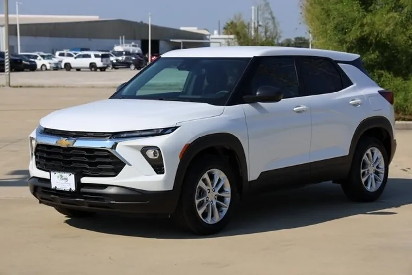 2026 Chevrolet Trailblazer LS photo 1