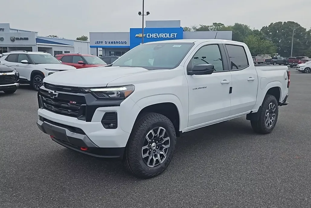 2026 Chevrolet Colorado Z71 photo 1