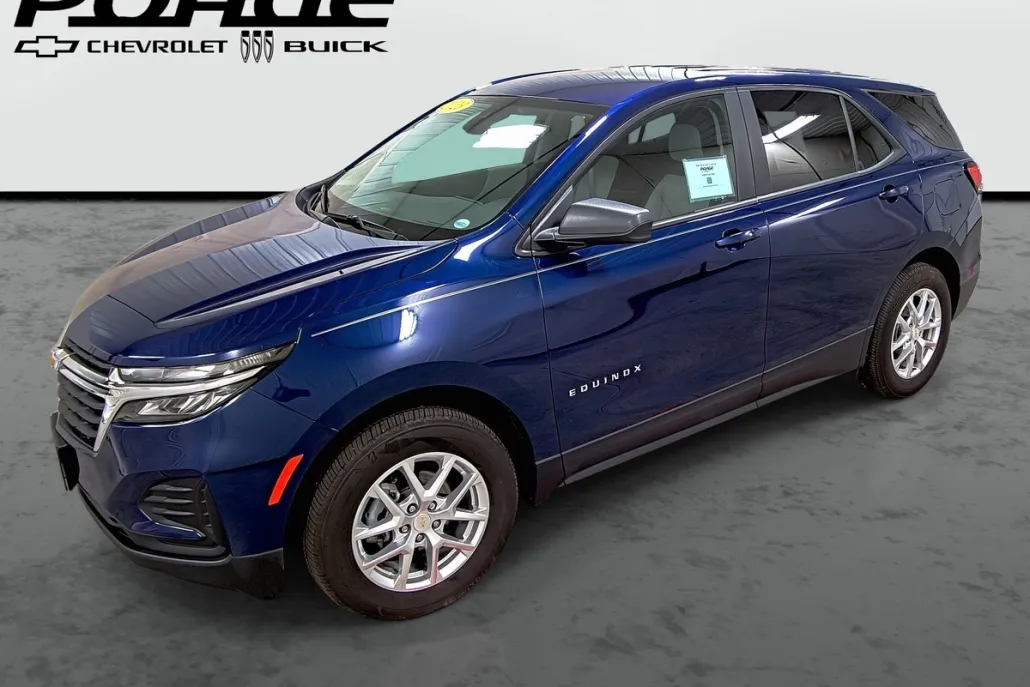 2023 Chevrolet Equinox LS photo 1