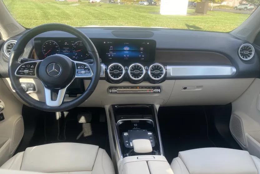 2023 Mercedes Benz GLB 250 4MATIC photo 1