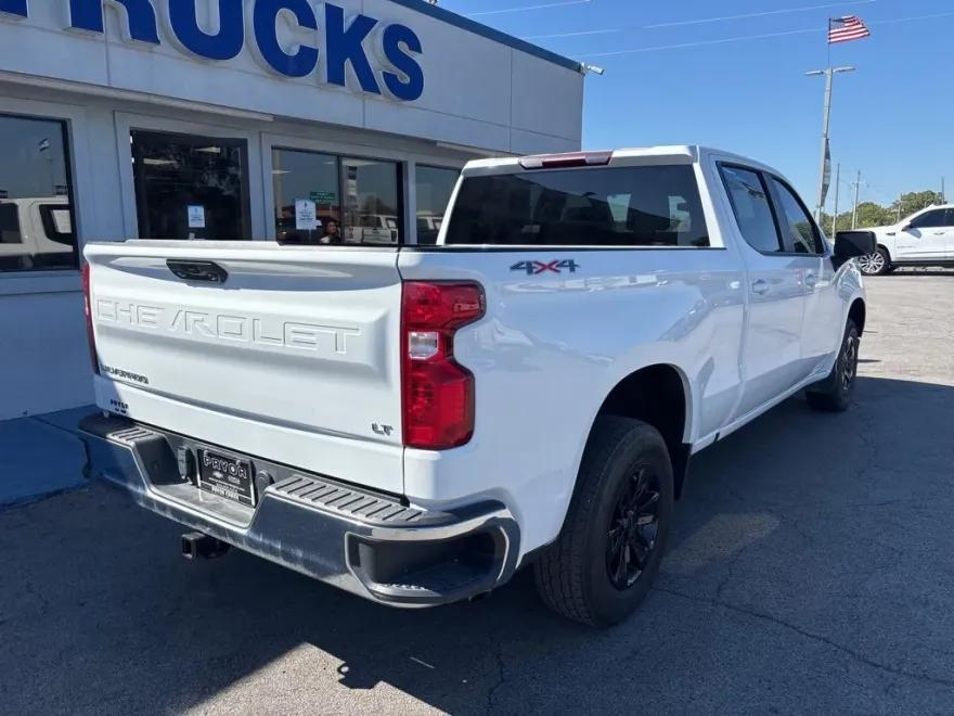 2023 Chevrolet Silverado 1500 LT photo 1