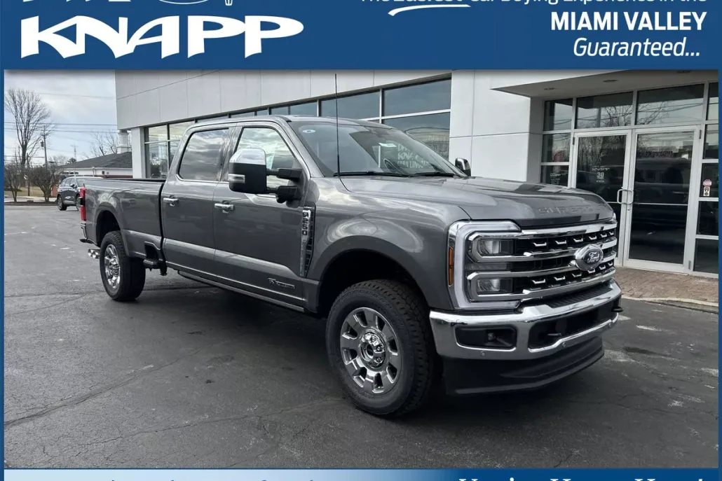 2025 Ford F-250 Lariat photo 1