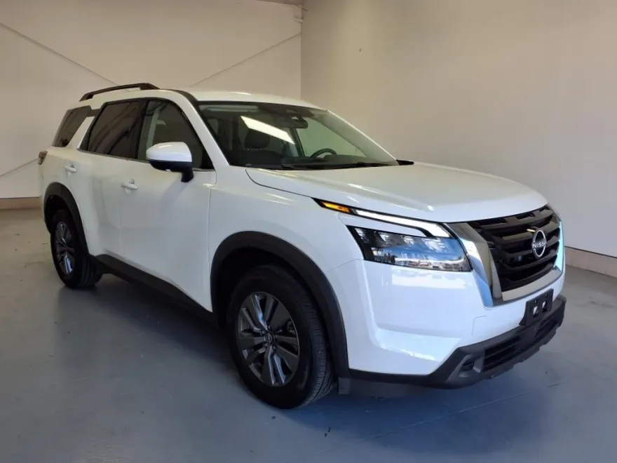 2024 Nissan Pathfinder SV photo 1
