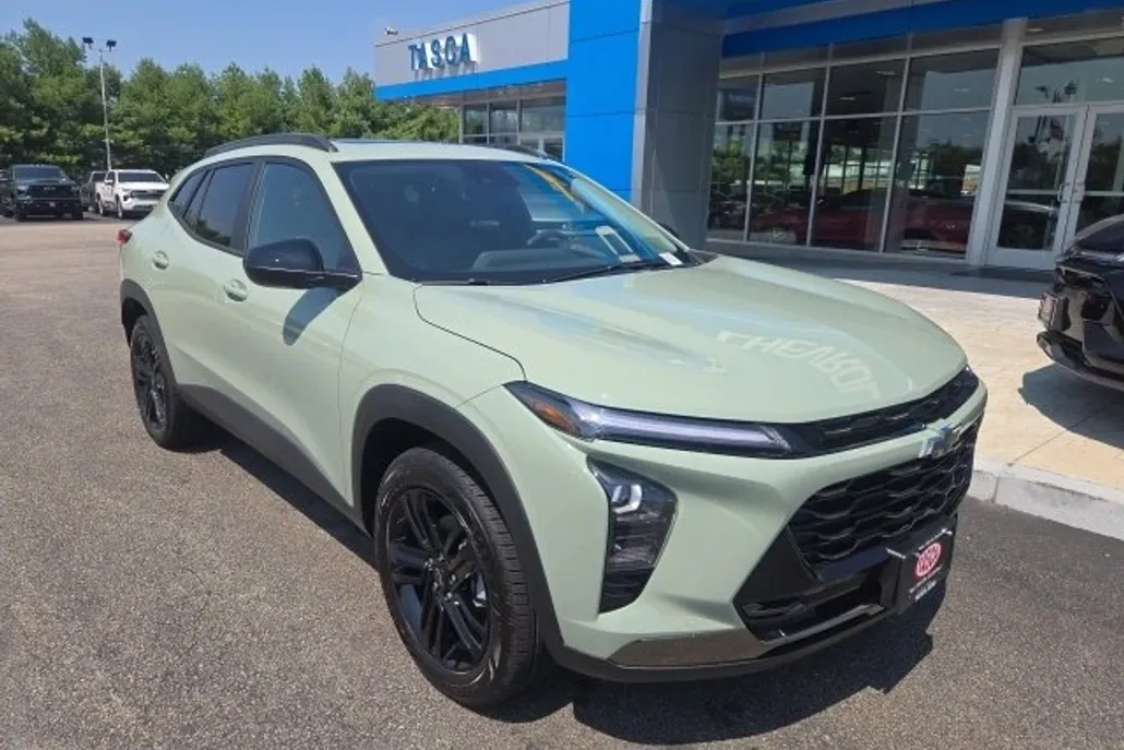2025 Chevrolet Trax ACTIV photo 1