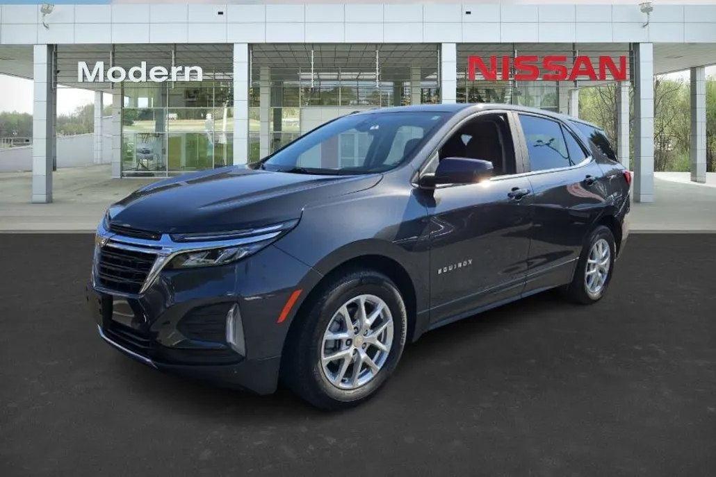 2023 Chevrolet Equinox LT photo 1