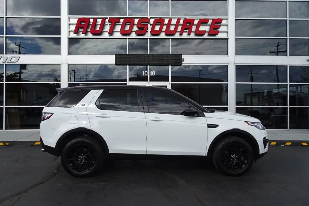 2018 Land Rover Discovery Sport SE photo 1
