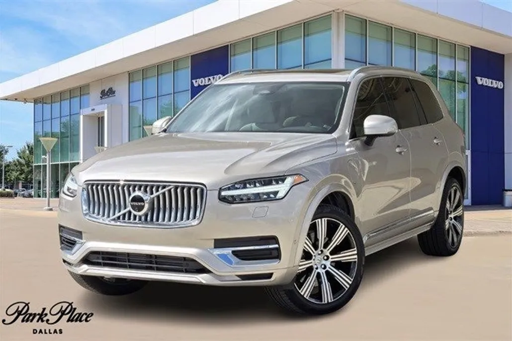 2025 Volvo XC90 T8 Plus photo 1