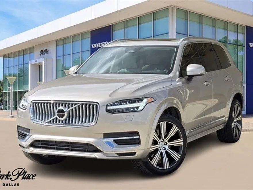 2025 Volvo XC90 T8 Plus photo 1