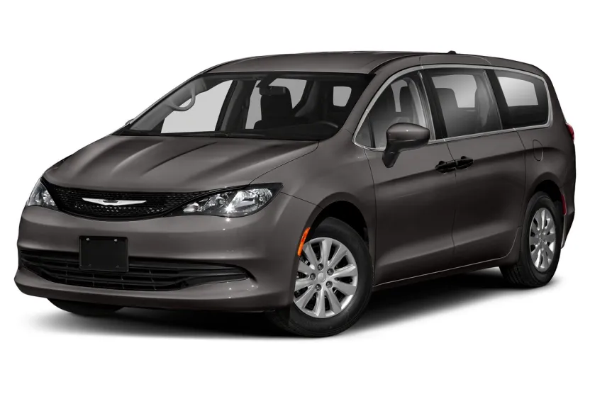 2020 Chrysler Voyager LXi photo 1