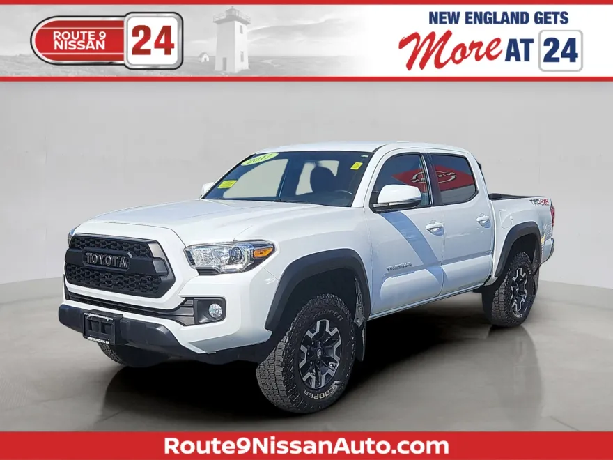2017 Toyota Tacoma SR5 Double Cab photo 1