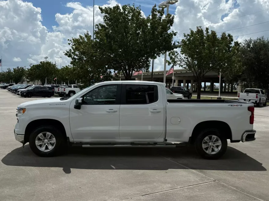 2024 Chevrolet Silverado 1500 LT photo 1