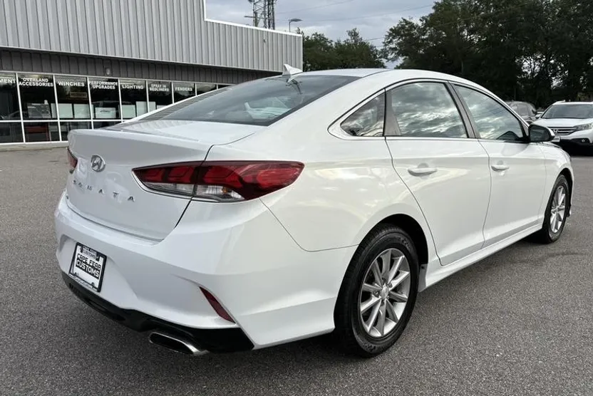 2019 Hyundai Sonata SE photo 1