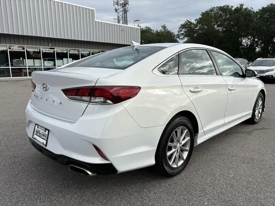 2019 Hyundai Sonata SE photo 1