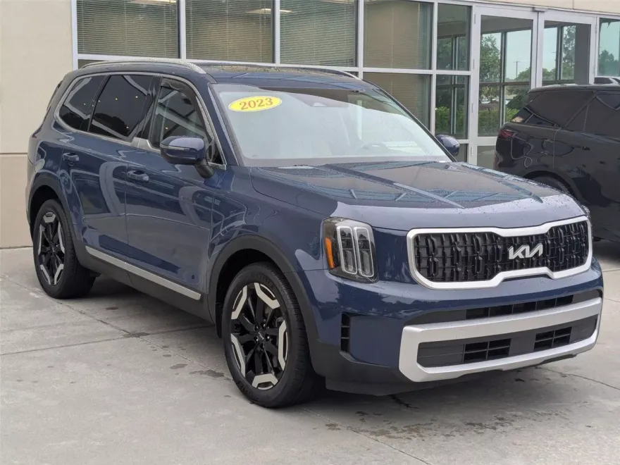 2023 Kia Telluride EX photo 1