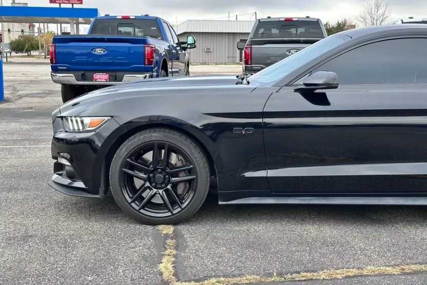 2016 Ford Mustang GT Premium photo 1