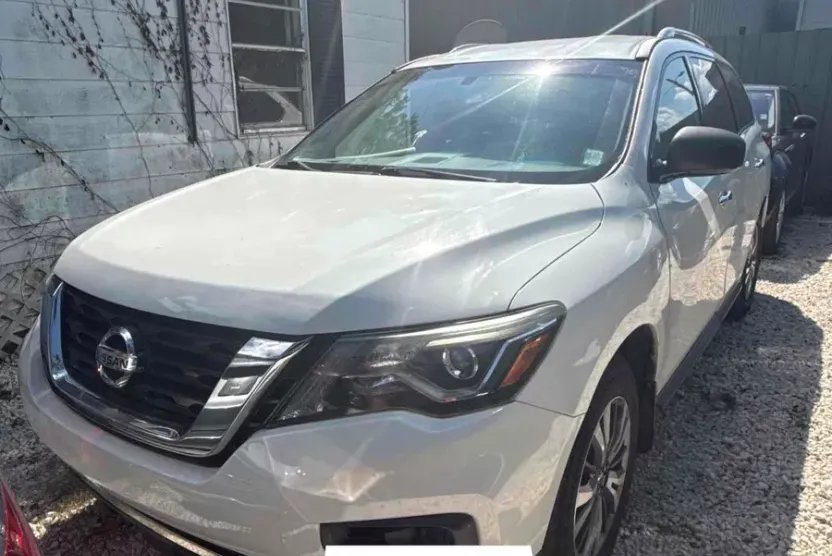 2018 Nissan Pathfinder S photo 1