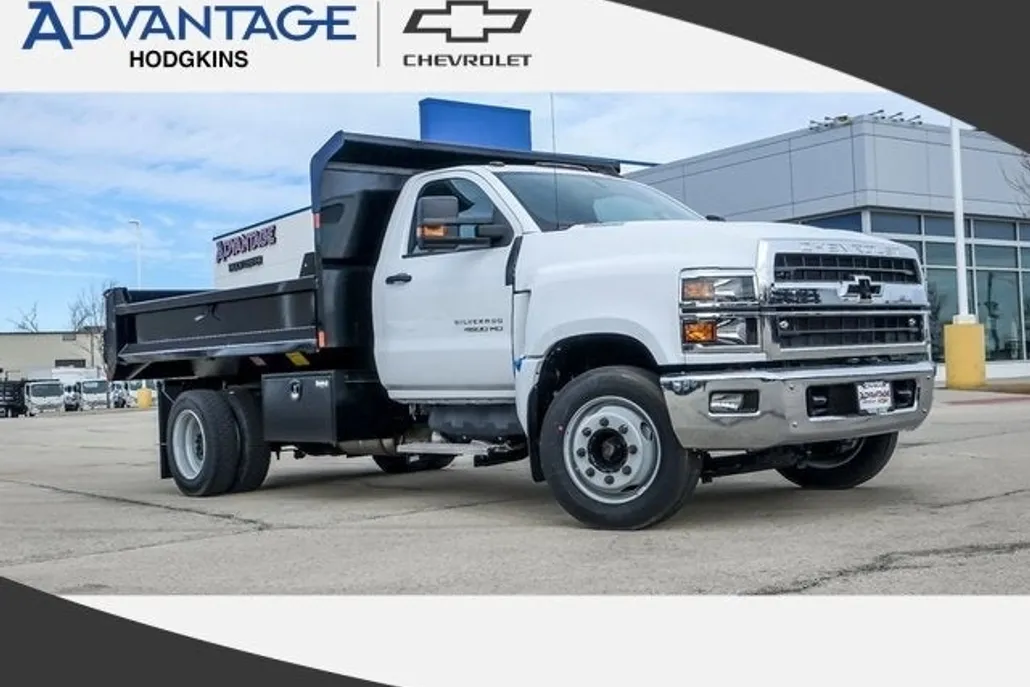 2024 Chevrolet Silverado 5500HD Work Truck photo 1