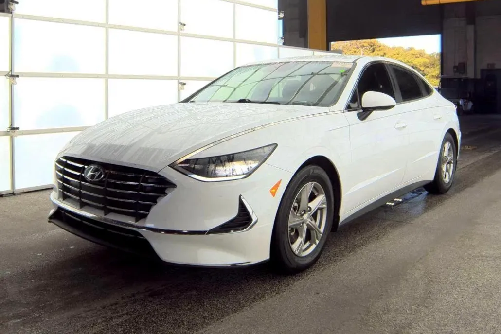 2021 Hyundai Sonata SE photo 1