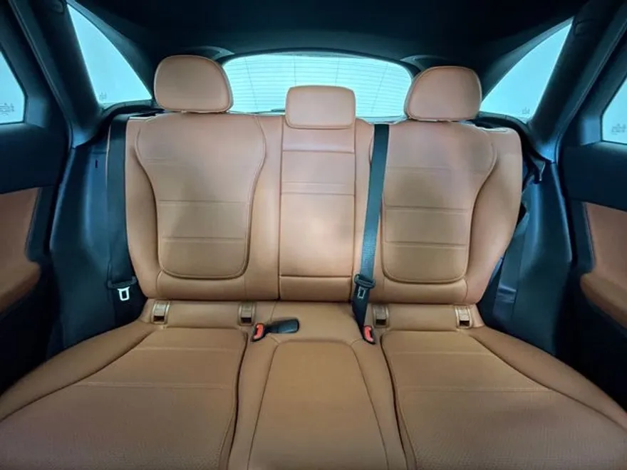 2026 Mercedes Benz GLC 300 photo 1