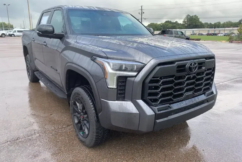 2026 Toyota Tundra Limited CrewMax photo 1