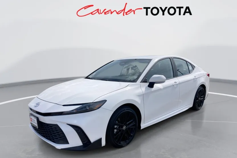2025 Toyota Camry SE photo 1
