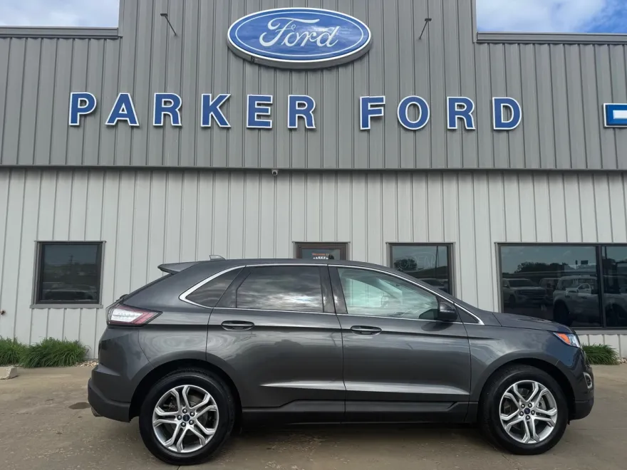2024 Ford Edge Titanium photo 1