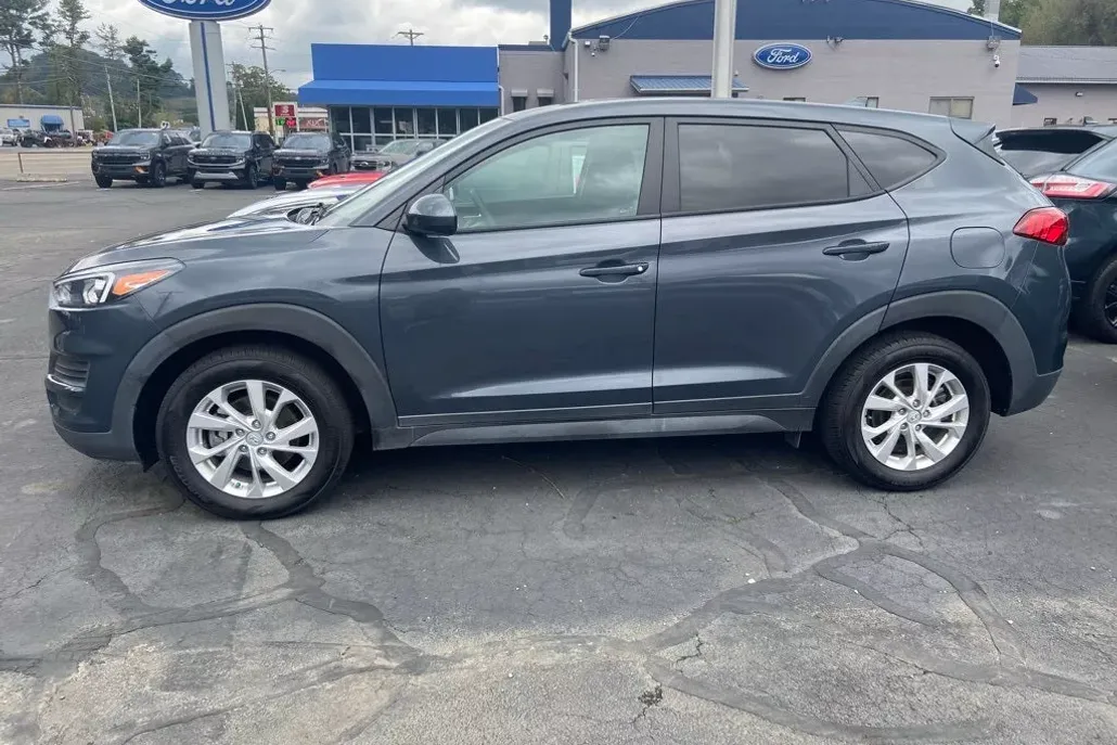 2021 Hyundai Tucson SE photo 1