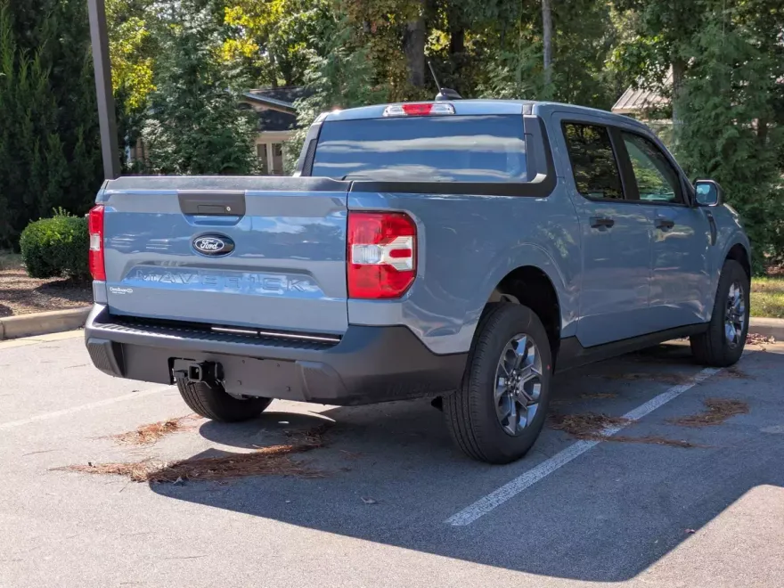 2025 Ford Maverick XLT photo 1