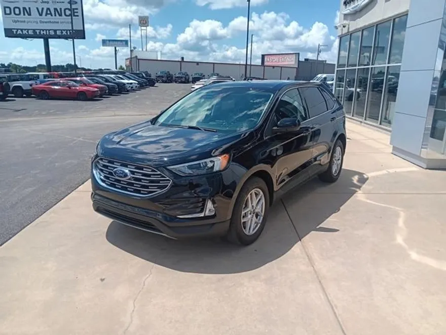 2022 Ford Edge SEL photo 1