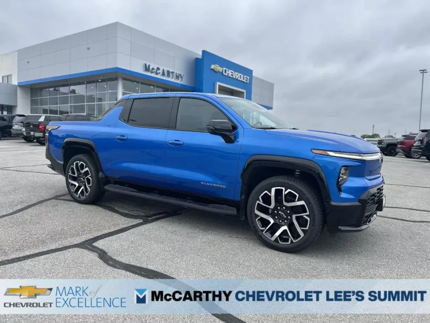2025 Chevrolet Silverado EV RST photo 1