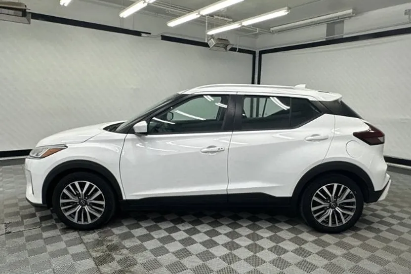 2024 Nissan Kicks SV photo 1