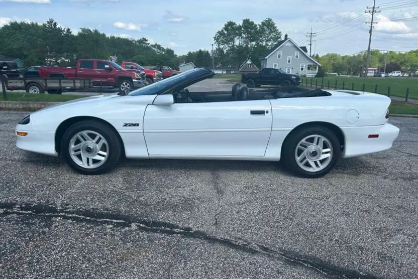 1996 Chevrolet Camaro Z28 photo 1