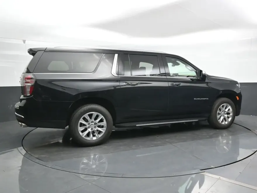 2024 Chevrolet Suburban Premier photo 1