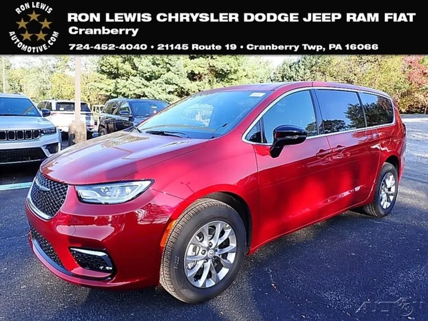 2026 Chrysler Pacifica photo 1
