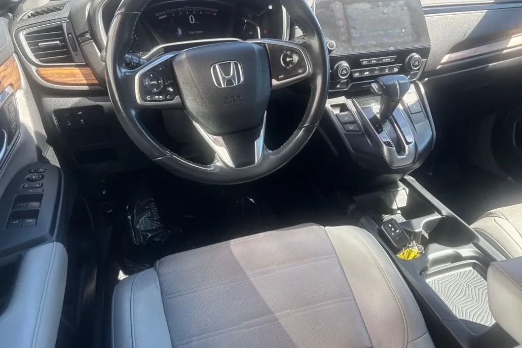 2019 Honda CR-V Touring photo 1