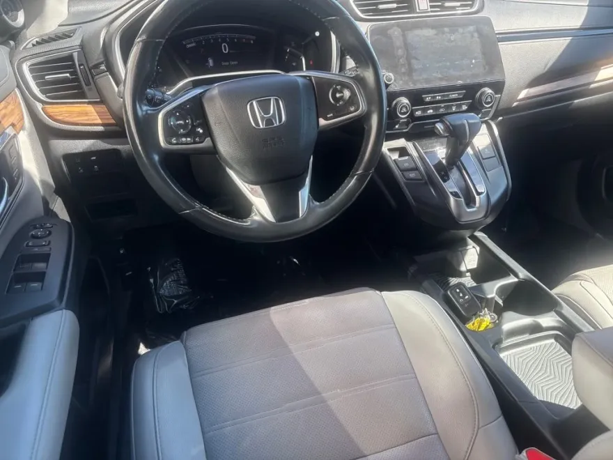 2019 Honda CR-V Touring photo 1