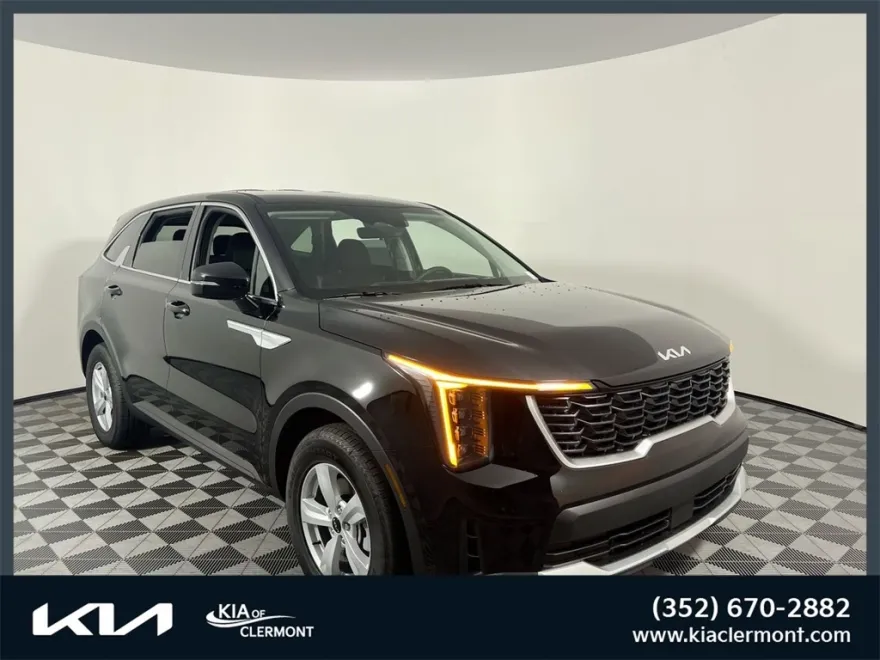 2026 Kia Sorento LX photo 1