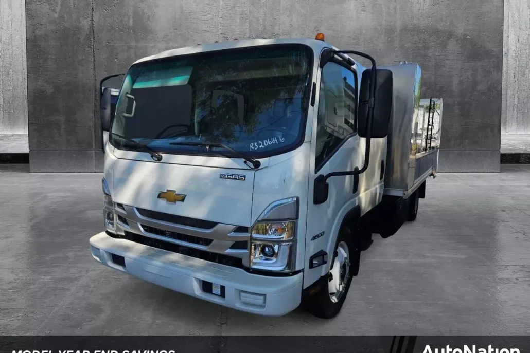 2024 Chevrolet Silverado photo 1