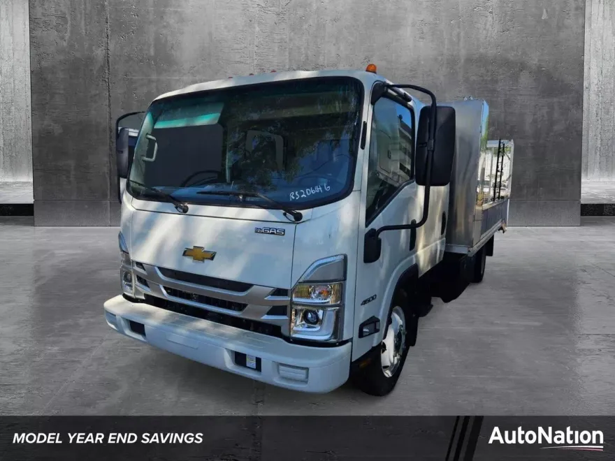 2024 Chevrolet Silverado photo 1