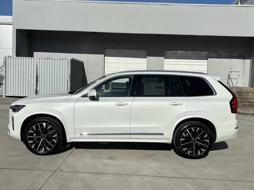 2026 Volvo XC90 Plus photo 1