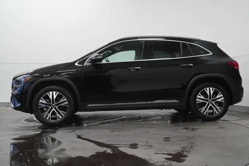 2025 Mercedes Benz GLA 250 4MATIC photo 1