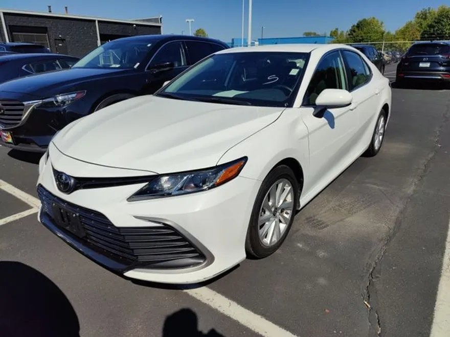 2024 Toyota Camry LE photo 1