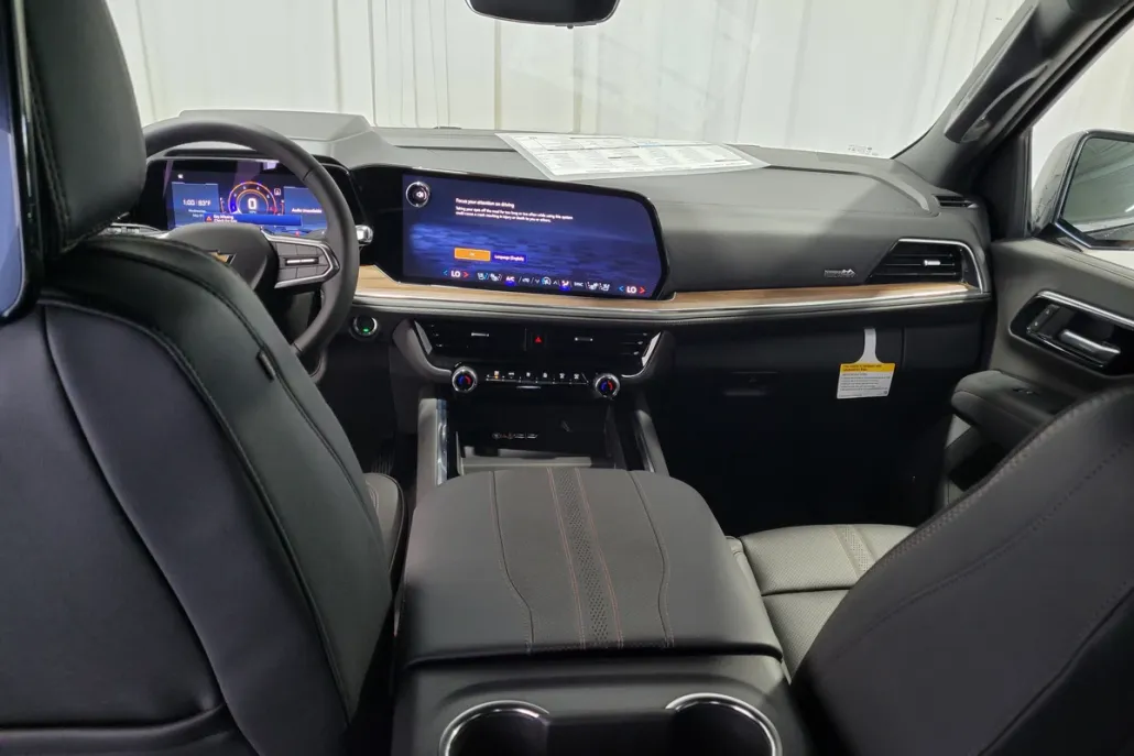2025 Chevrolet Suburban High Country photo 1
