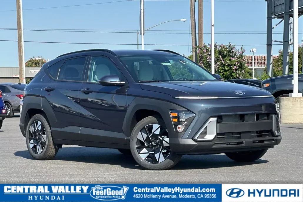 2025 Hyundai Kona SEL photo 1