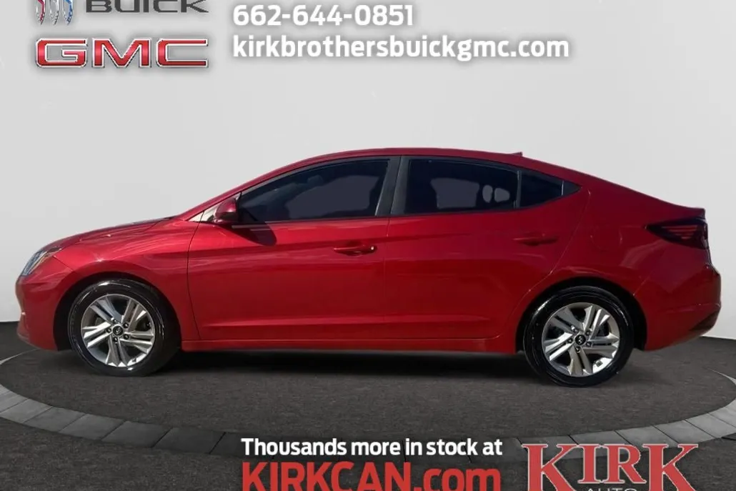 2020 Hyundai Elantra SEL photo 1