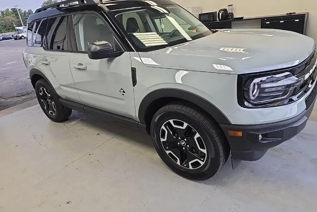 2023 Ford Bronco Sport Outer Banks photo 1