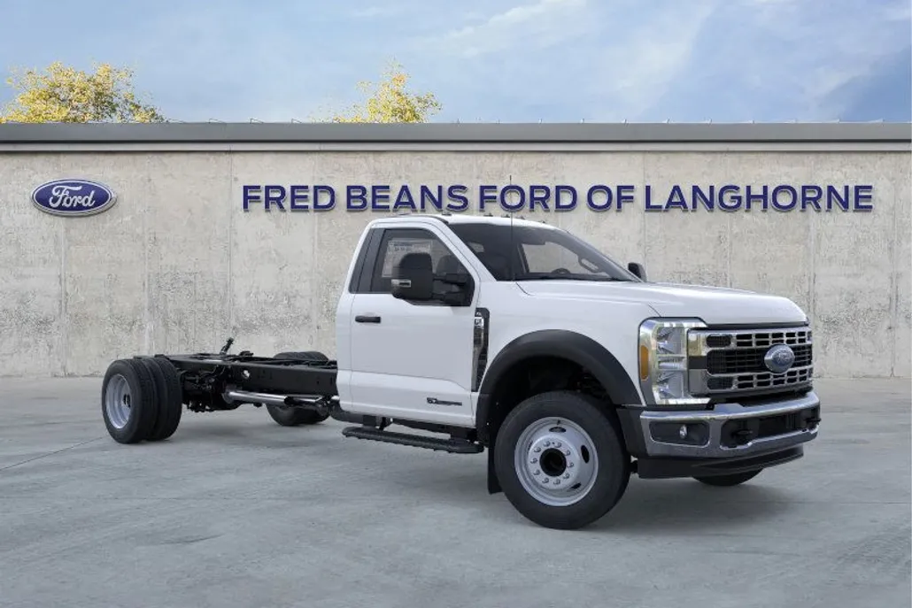2025 Ford F-550 XL photo 1